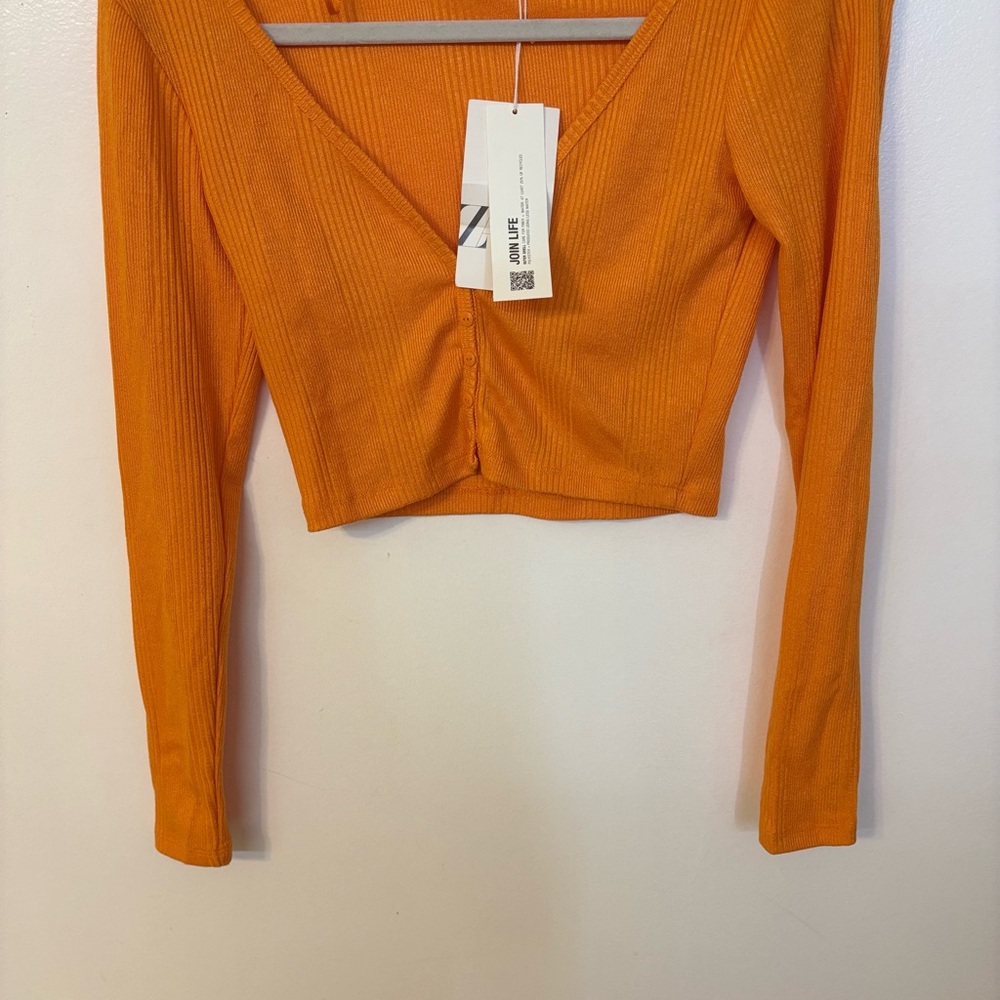 Zara- V-Neck Cropped/ Ribbed Women's Top